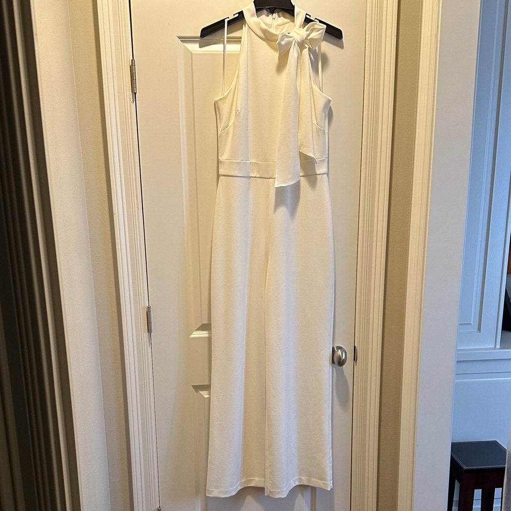 Vince Camuto Elegant White Halter Neck jumpsuit